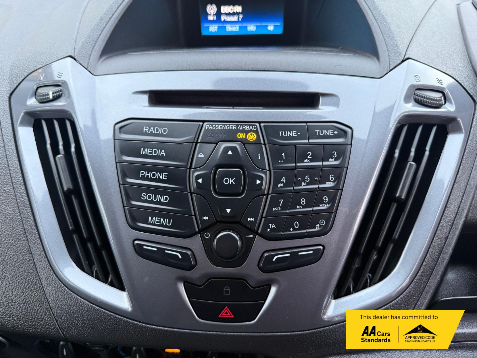 Ford Transit Custom 2.0 TDCi 290 Limited Panel Van 5dr Diesel Manual L2 H2 (157 g/km, 128 bhp)