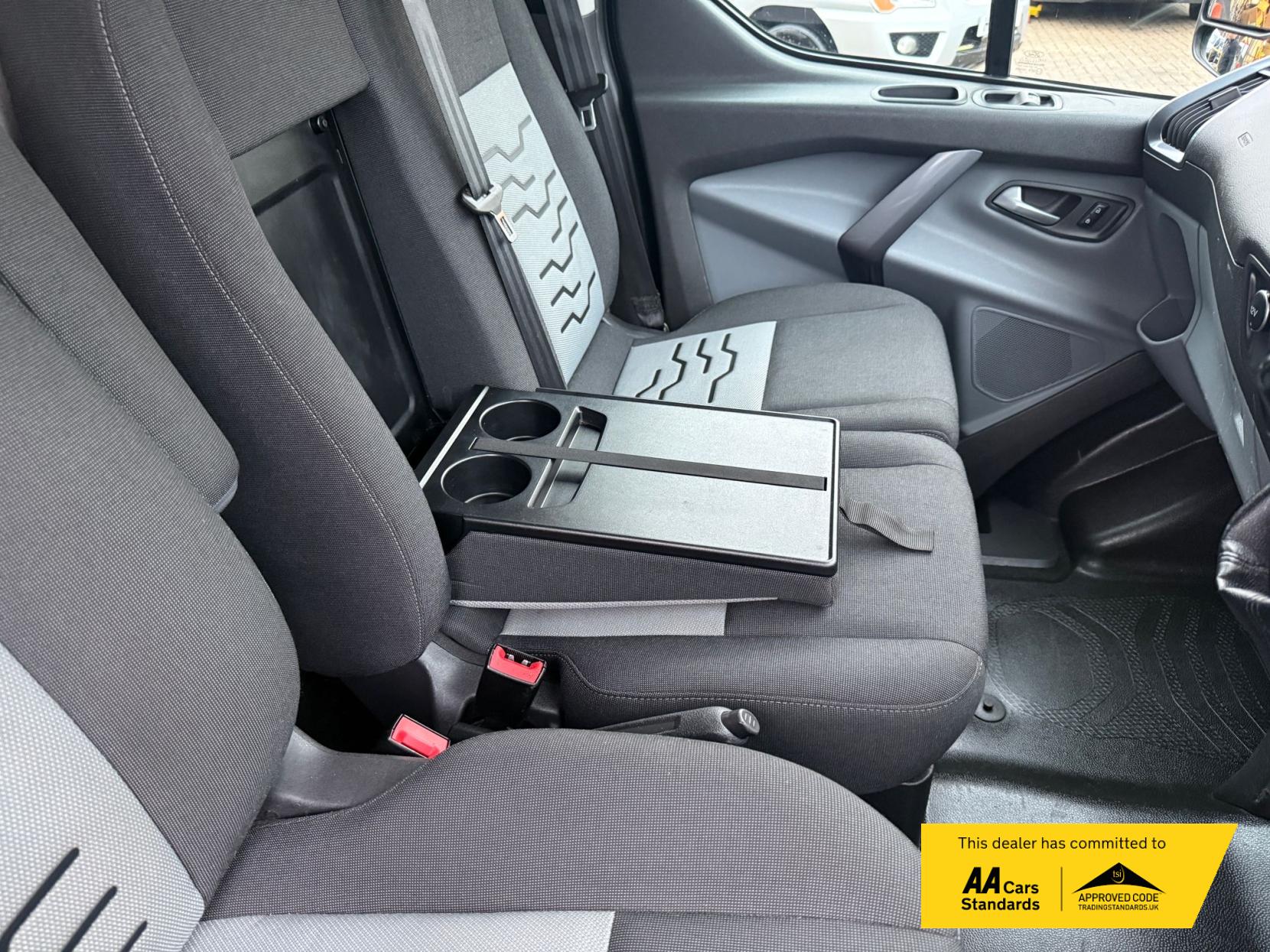 Ford Transit Custom 2.0 TDCi 290 Limited Panel Van 5dr Diesel Manual L2 H2 (157 g/km, 128 bhp)