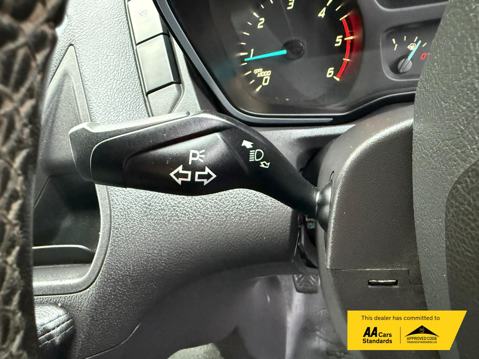 Ford Transit Custom 2.0 TDCi 290 Limited Panel Van 5dr Diesel Manual L2 H2 (157 g/km, 128 bhp)