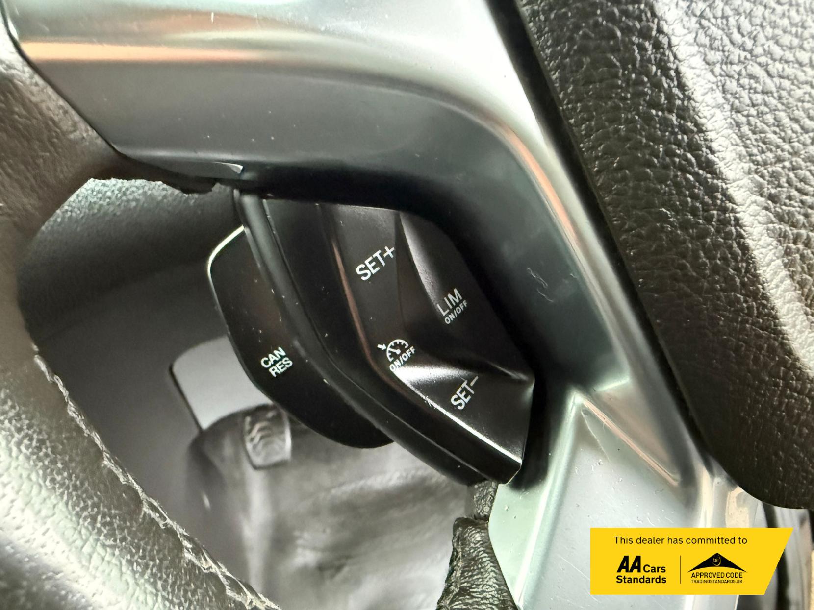 Ford Transit Custom 2.0 TDCi 290 Limited Panel Van 5dr Diesel Manual L2 H2 (157 g/km, 128 bhp)