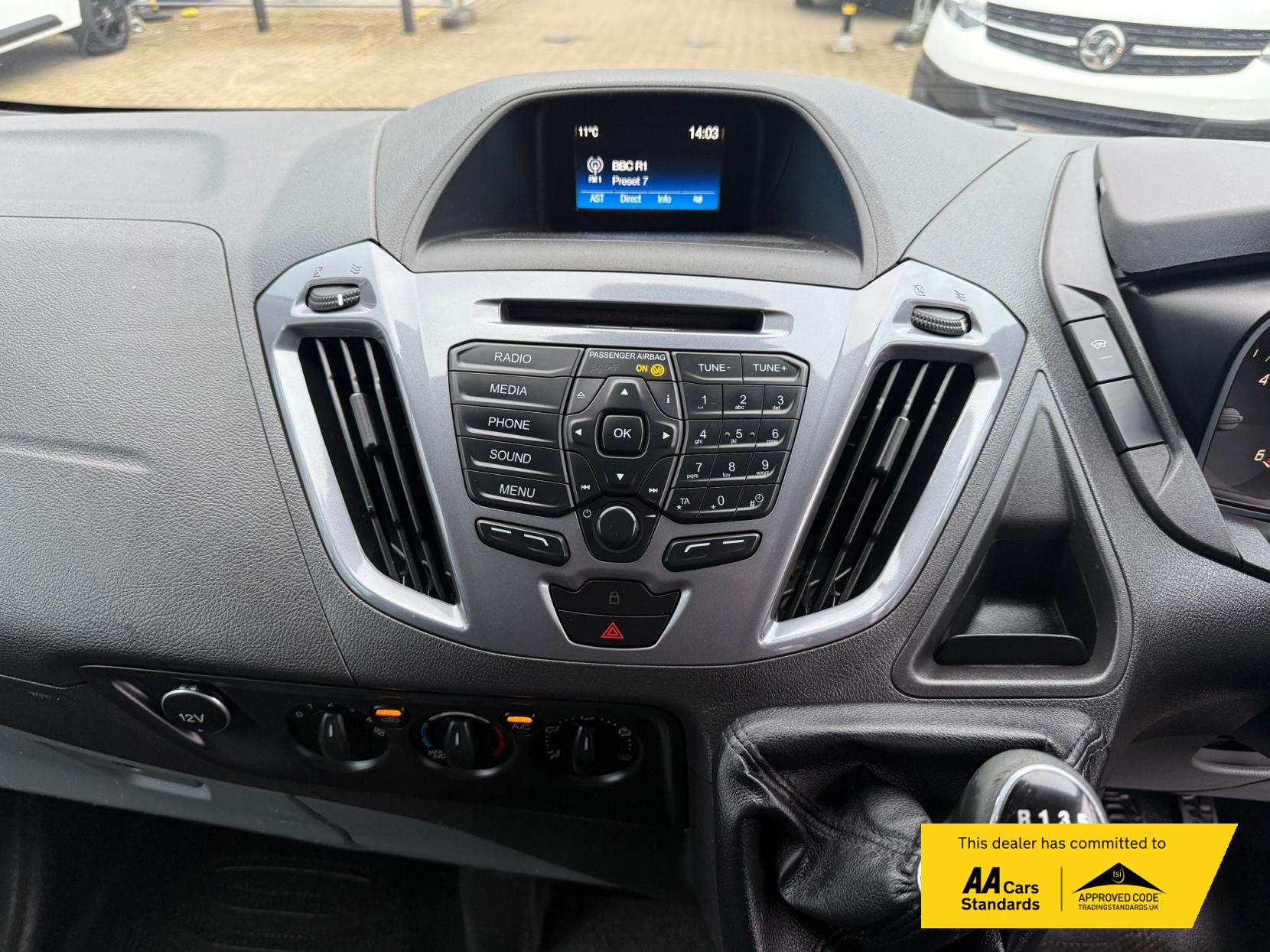 Ford Transit Custom 2.0 TDCi 290 Limited Panel Van 5dr Diesel Manual L2 H2 (157 g/km, 128 bhp)