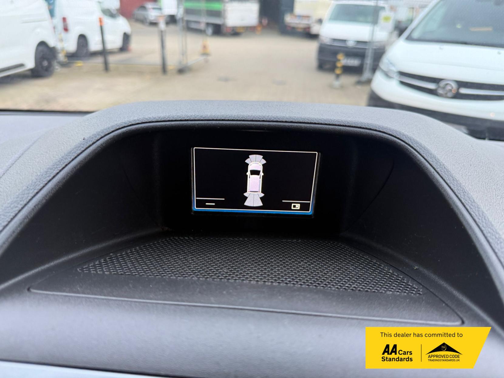 Ford Transit Custom 2.0 TDCi 290 Limited Panel Van 5dr Diesel Manual L2 H2 (157 g/km, 128 bhp)