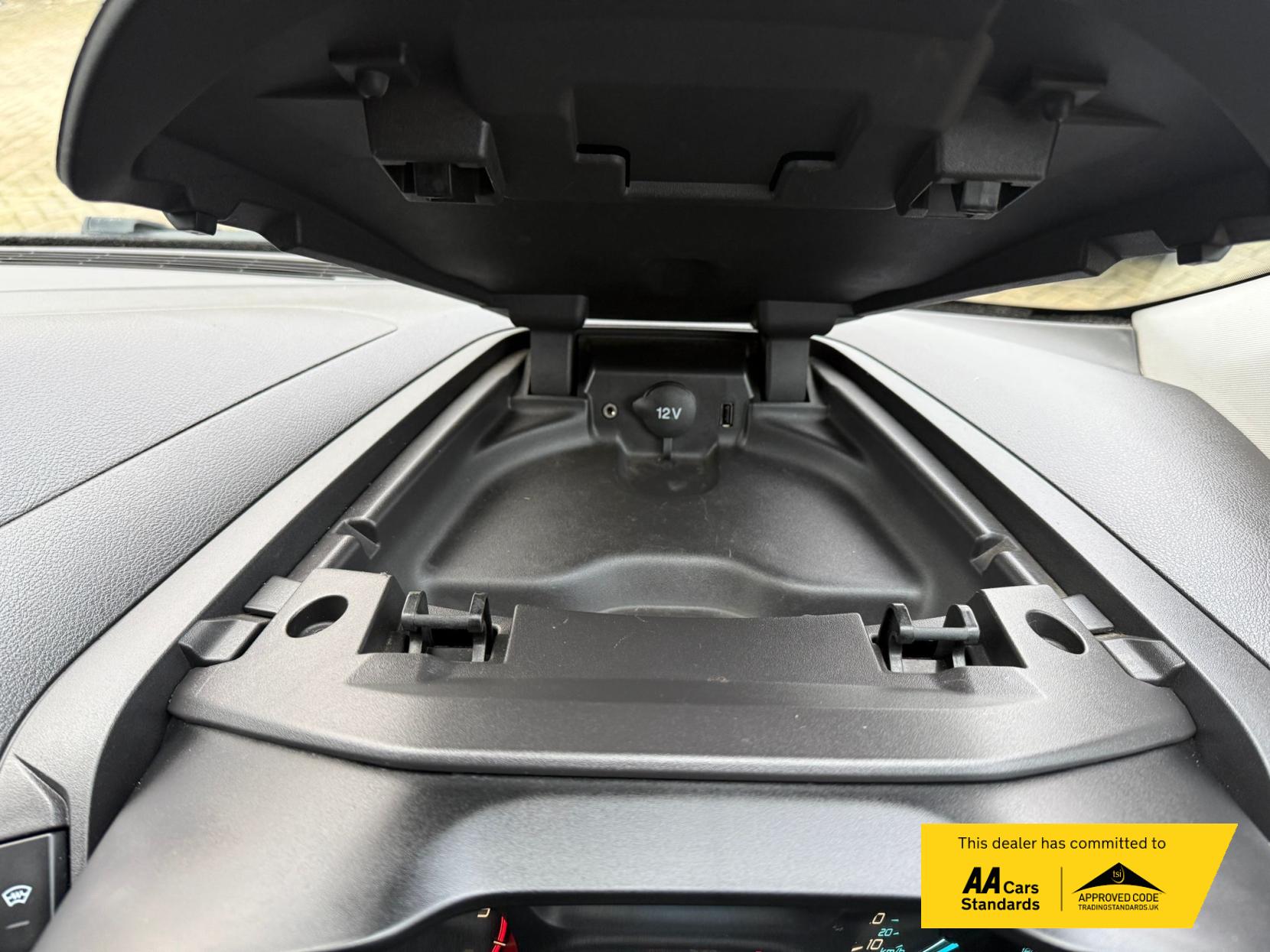 Ford Transit Custom 2.0 TDCi 290 Limited Panel Van 5dr Diesel Manual L2 H2 (157 g/km, 128 bhp)