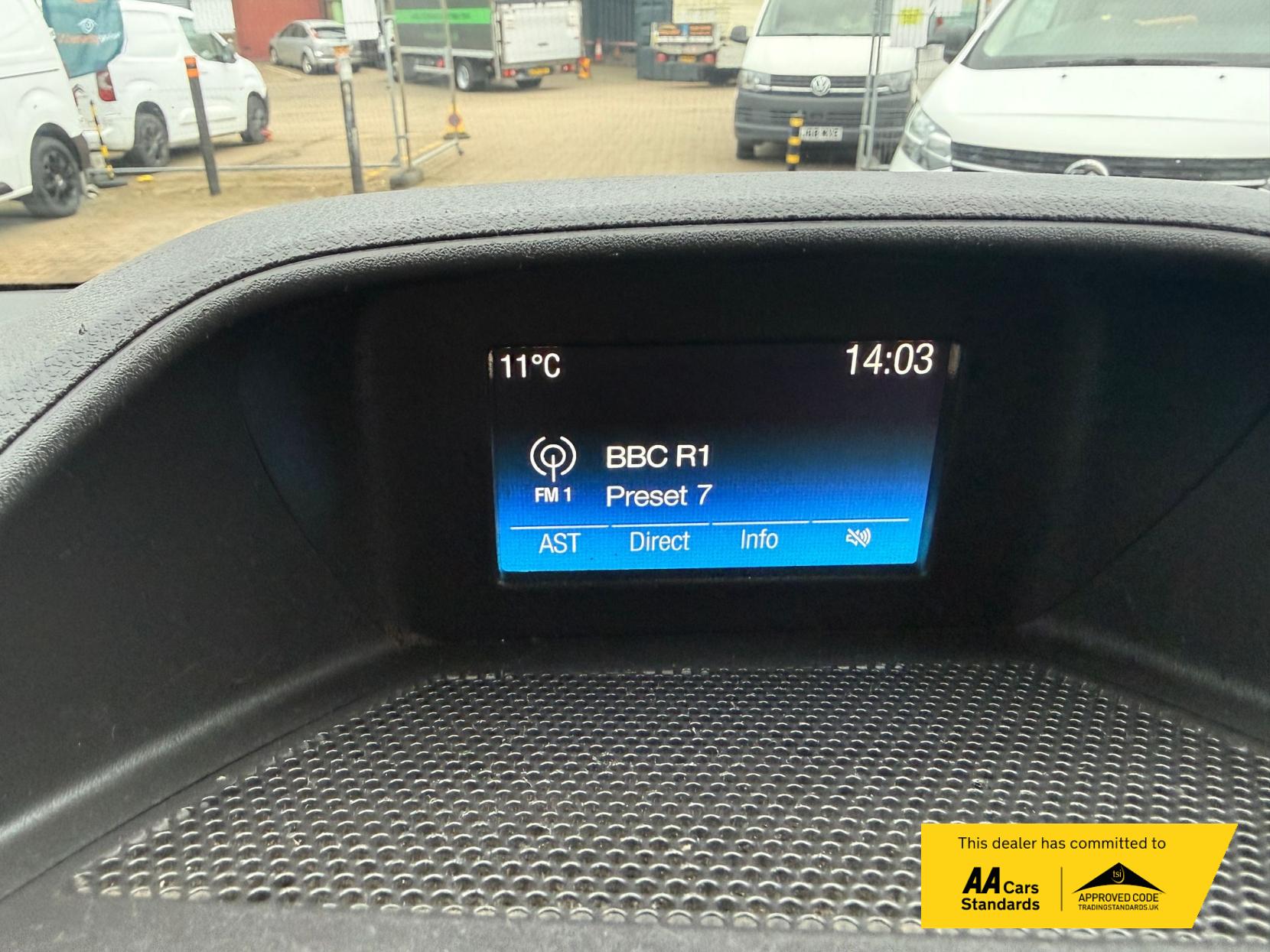 Ford Transit Custom 2.0 TDCi 290 Limited Panel Van 5dr Diesel Manual L2 H2 (157 g/km, 128 bhp)