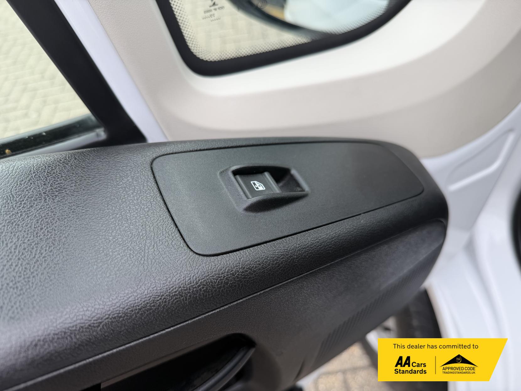 2023 Vauxhall Movano 2.2 CDTi 3500 BiTurbo Dynamic Panel Van 5dr Diesel Manual FWD L2 H2 Euro 6 (s/s) (140 ps) - Thumbnail 23