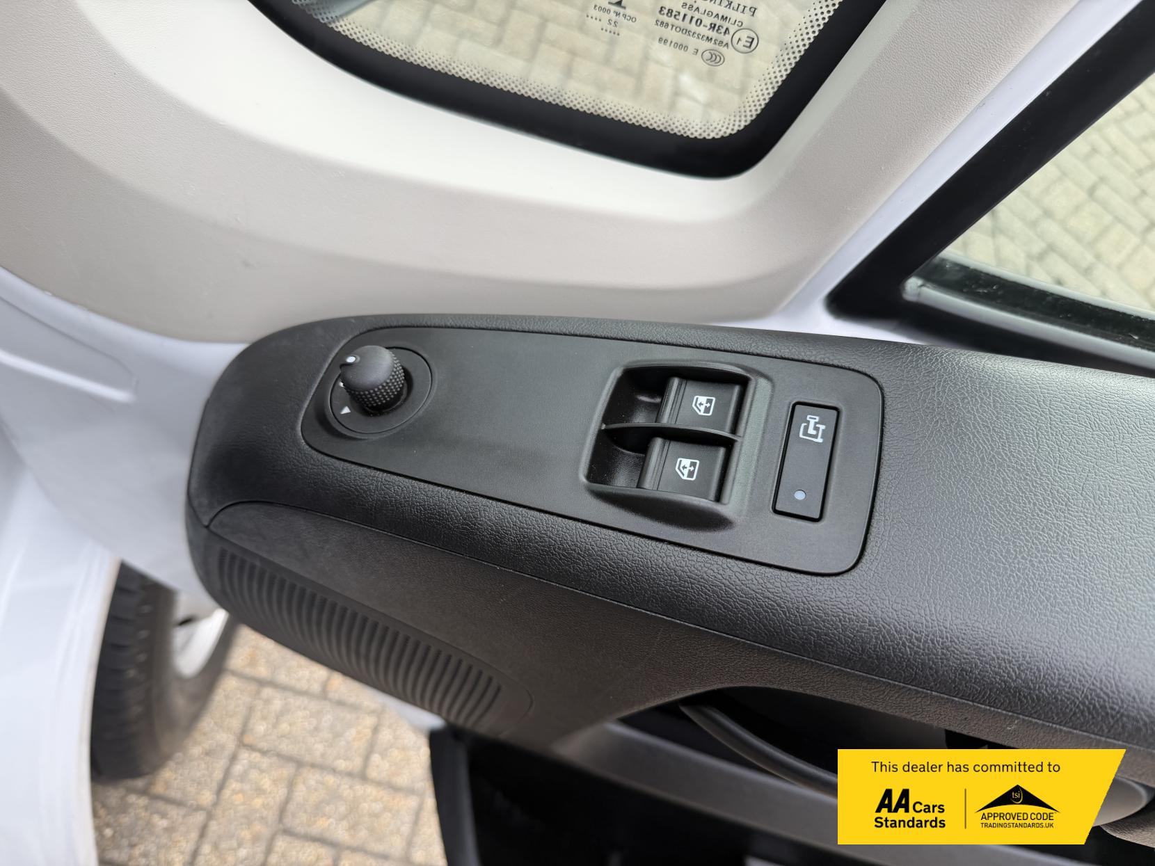 2023 Vauxhall Movano 2.2 CDTi 3500 BiTurbo Dynamic Panel Van 5dr Diesel Manual FWD L2 H2 Euro 6 (s/s) (140 ps) - Thumbnail 40