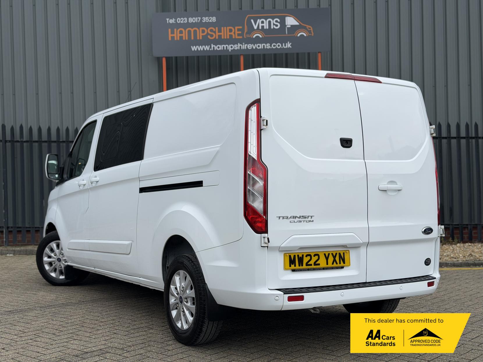 Ford Transit Custom 2.0 300 EcoBlue Limited Crew Van Double Cab 5dr Diesel Manual L2 H1 Euro 6 (s/s) (130 ps)