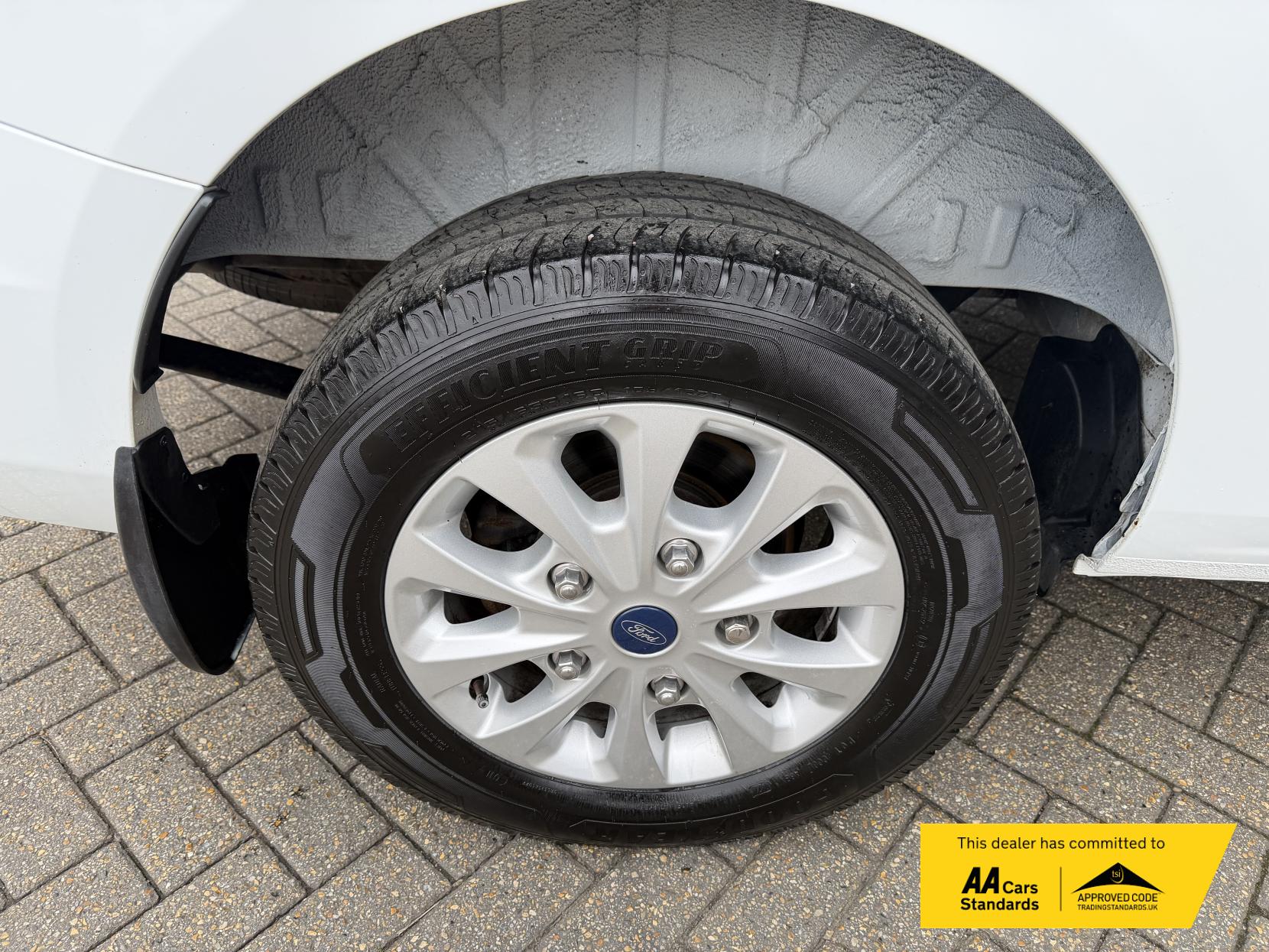 Ford Transit Custom 2.0 300 EcoBlue Limited Crew Van Double Cab 5dr Diesel Manual L2 H1 Euro 6 (s/s) (130 ps)