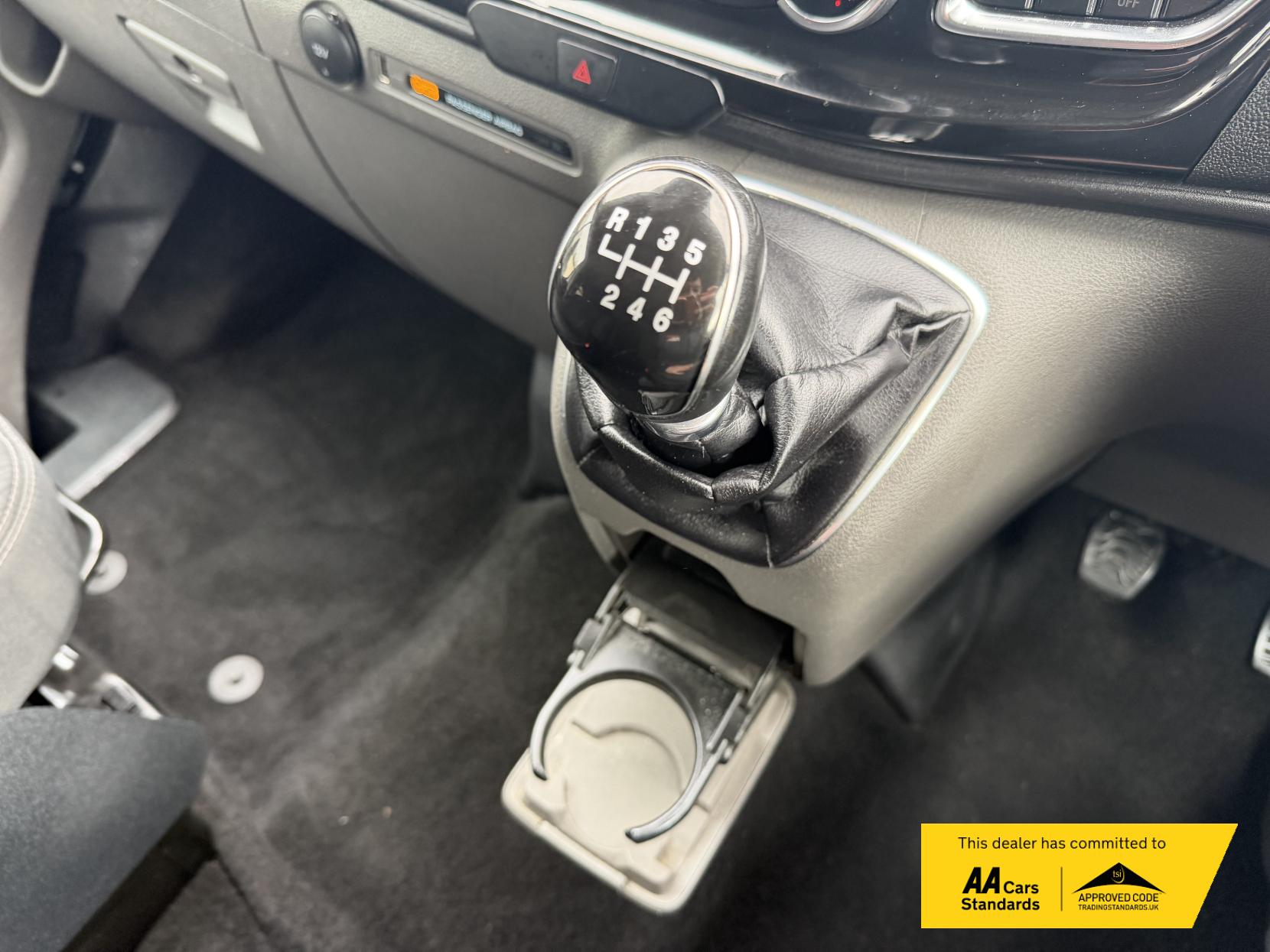 Ford Transit Custom 2.0 300 EcoBlue Limited Crew Van Double Cab 5dr Diesel Manual L2 H1 Euro 6 (s/s) (130 ps)