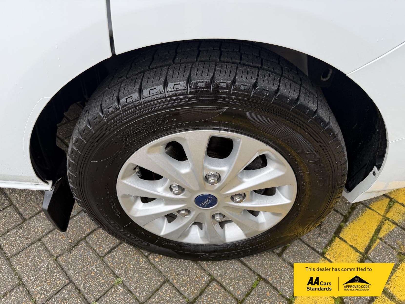 Ford Transit Custom 2.0 300 EcoBlue Limited Crew Van Double Cab 5dr Diesel Manual L2 H1 Euro 6 (s/s) (130 ps)