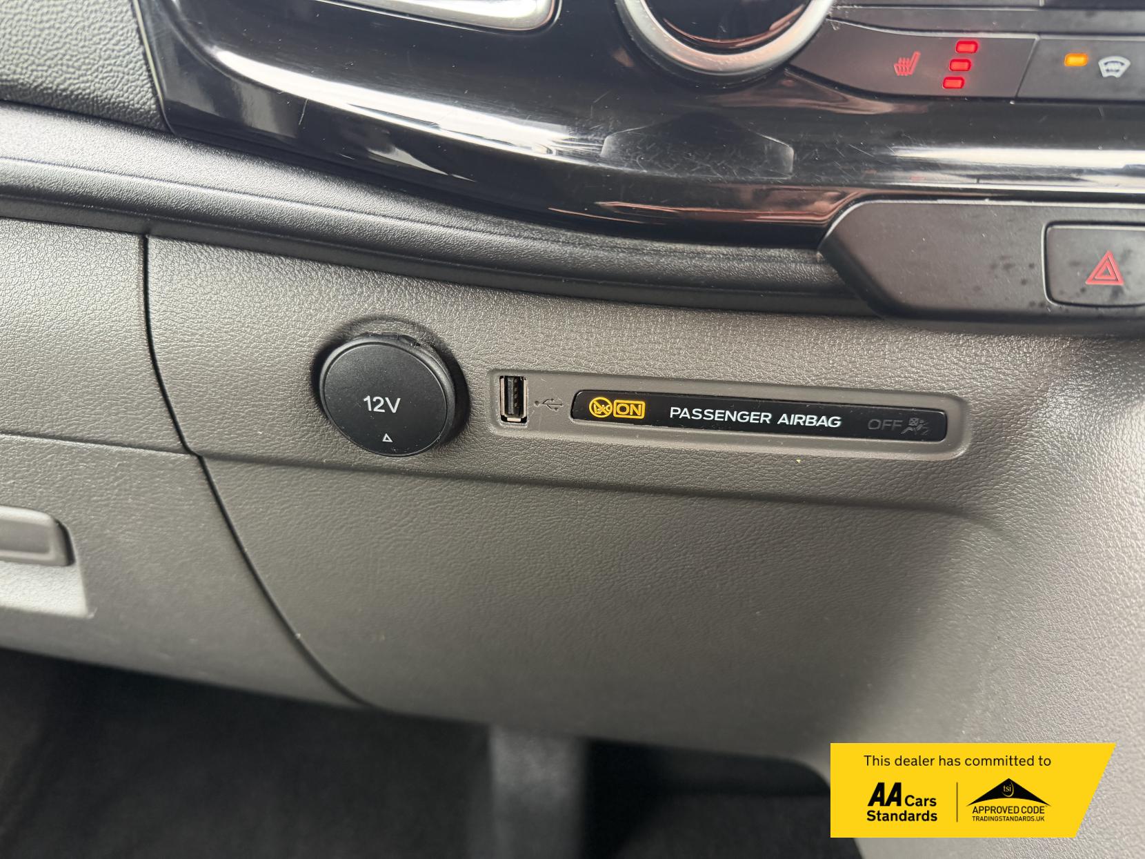 Ford Transit Custom 2.0 300 EcoBlue Limited Crew Van Double Cab 5dr Diesel Manual L2 H1 Euro 6 (s/s) (130 ps)