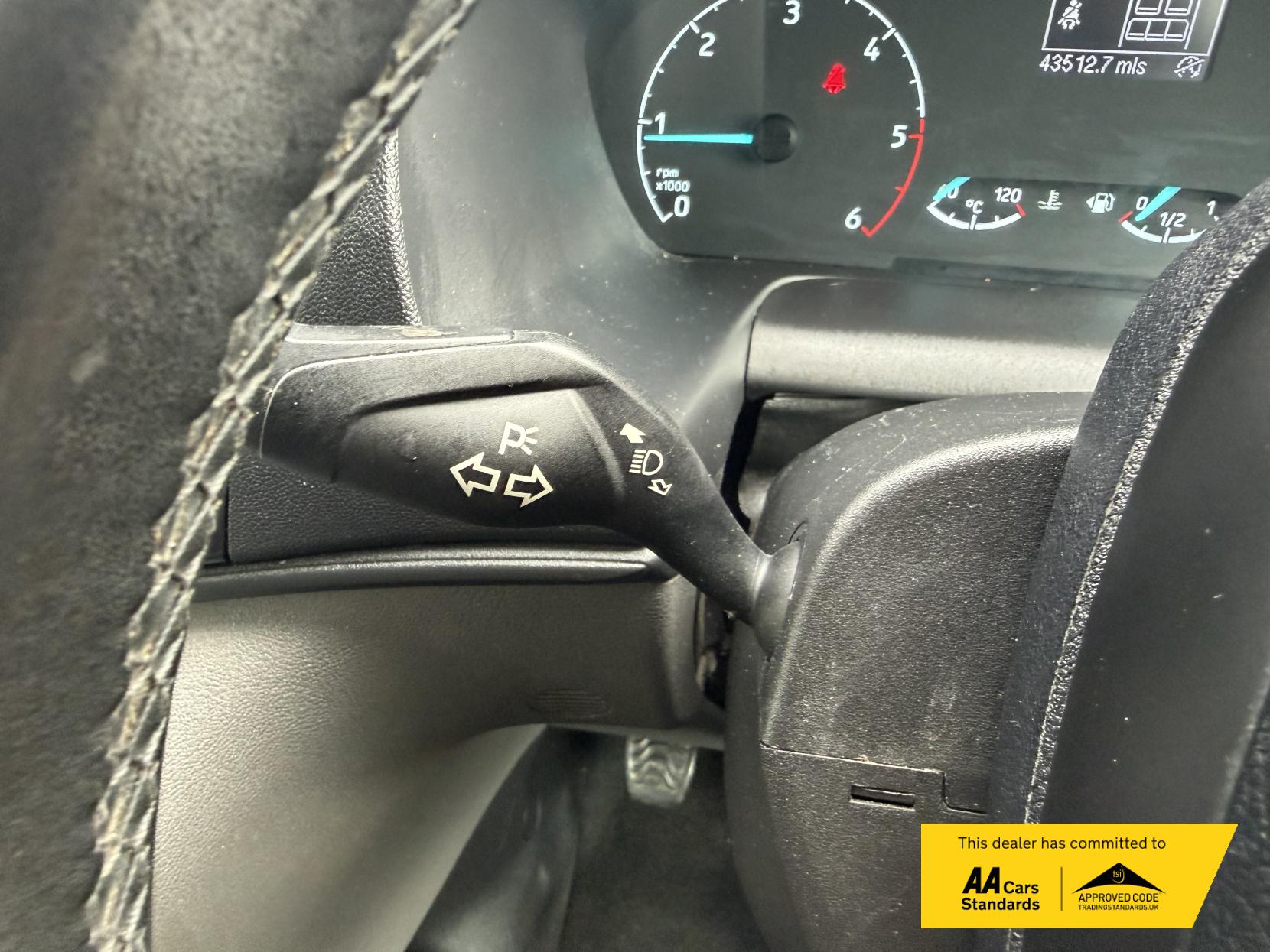 Ford Transit Custom 2.0 300 EcoBlue Limited Crew Van Double Cab 5dr Diesel Manual L2 H1 Euro 6 (s/s) (130 ps)