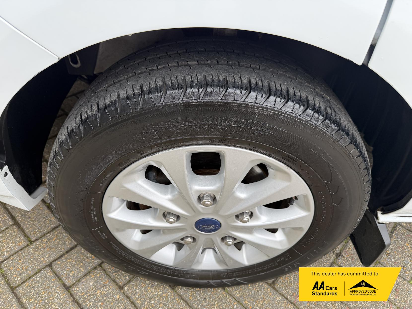 Ford Transit Custom 2.0 300 EcoBlue Limited Crew Van Double Cab 5dr Diesel Manual L2 H1 Euro 6 (s/s) (130 ps)