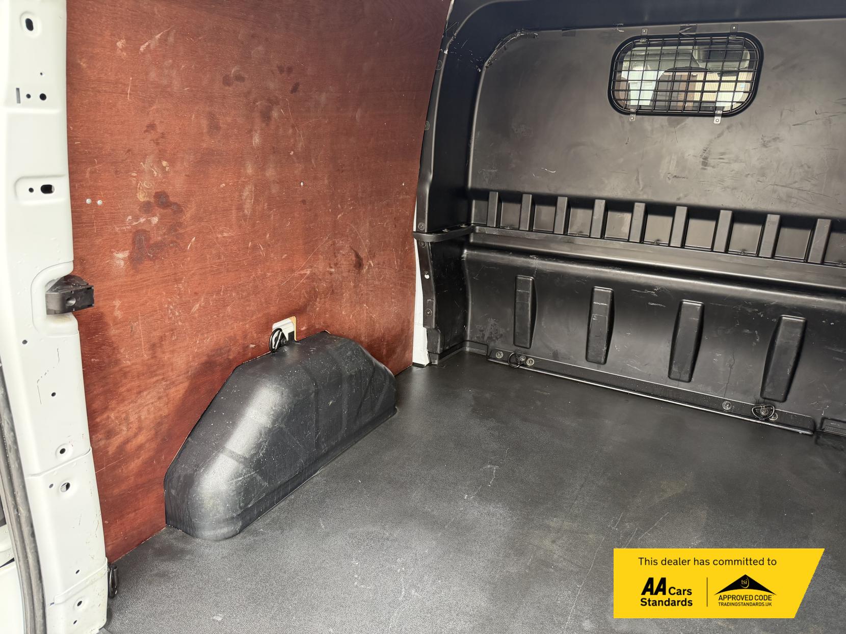 Ford Transit Custom 2.0 300 EcoBlue Limited Crew Van Double Cab 5dr Diesel Manual L2 H1 Euro 6 (s/s) (130 ps)