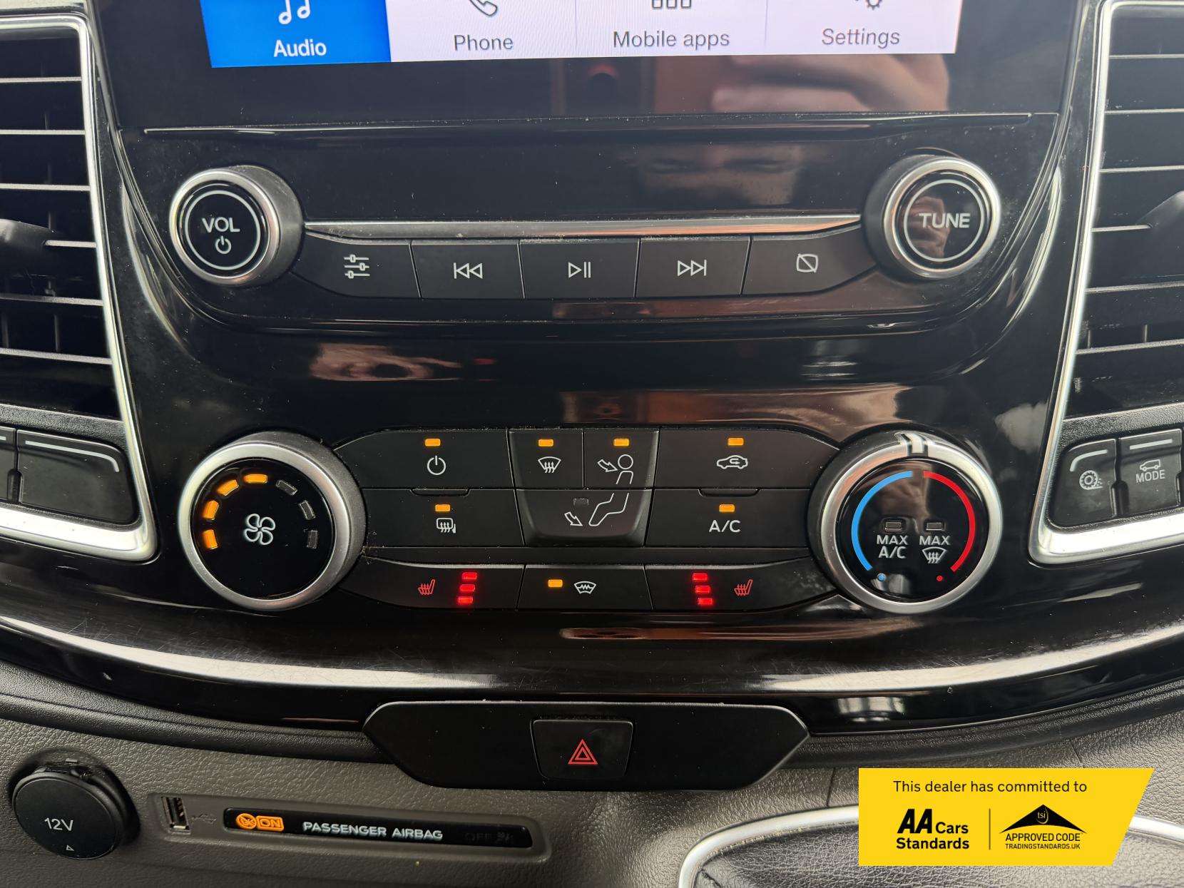 Ford Transit Custom 2.0 300 EcoBlue Limited Crew Van Double Cab 5dr Diesel Manual L2 H1 Euro 6 (s/s) (130 ps)