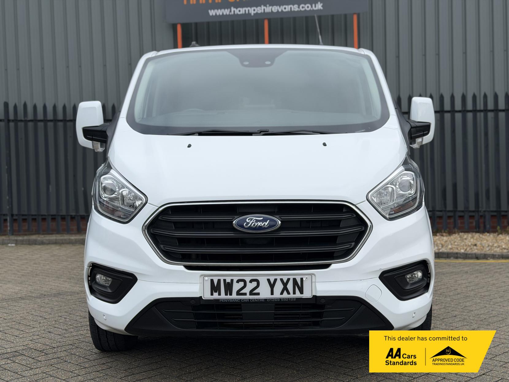 Ford Transit Custom 2.0 300 EcoBlue Limited Crew Van Double Cab 5dr Diesel Manual L2 H1 Euro 6 (s/s) (130 ps)