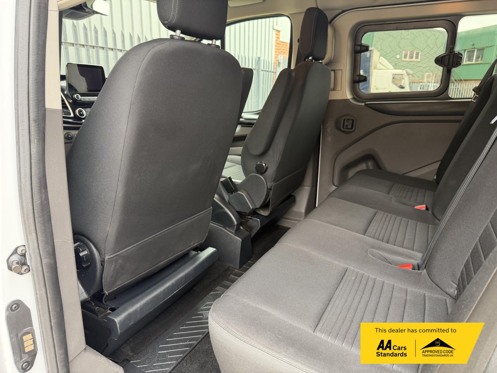 Ford Transit Custom 2.0 300 EcoBlue Limited Crew Van Double Cab 5dr Diesel Manual L2 H1 Euro 6 (s/s) (130 ps)