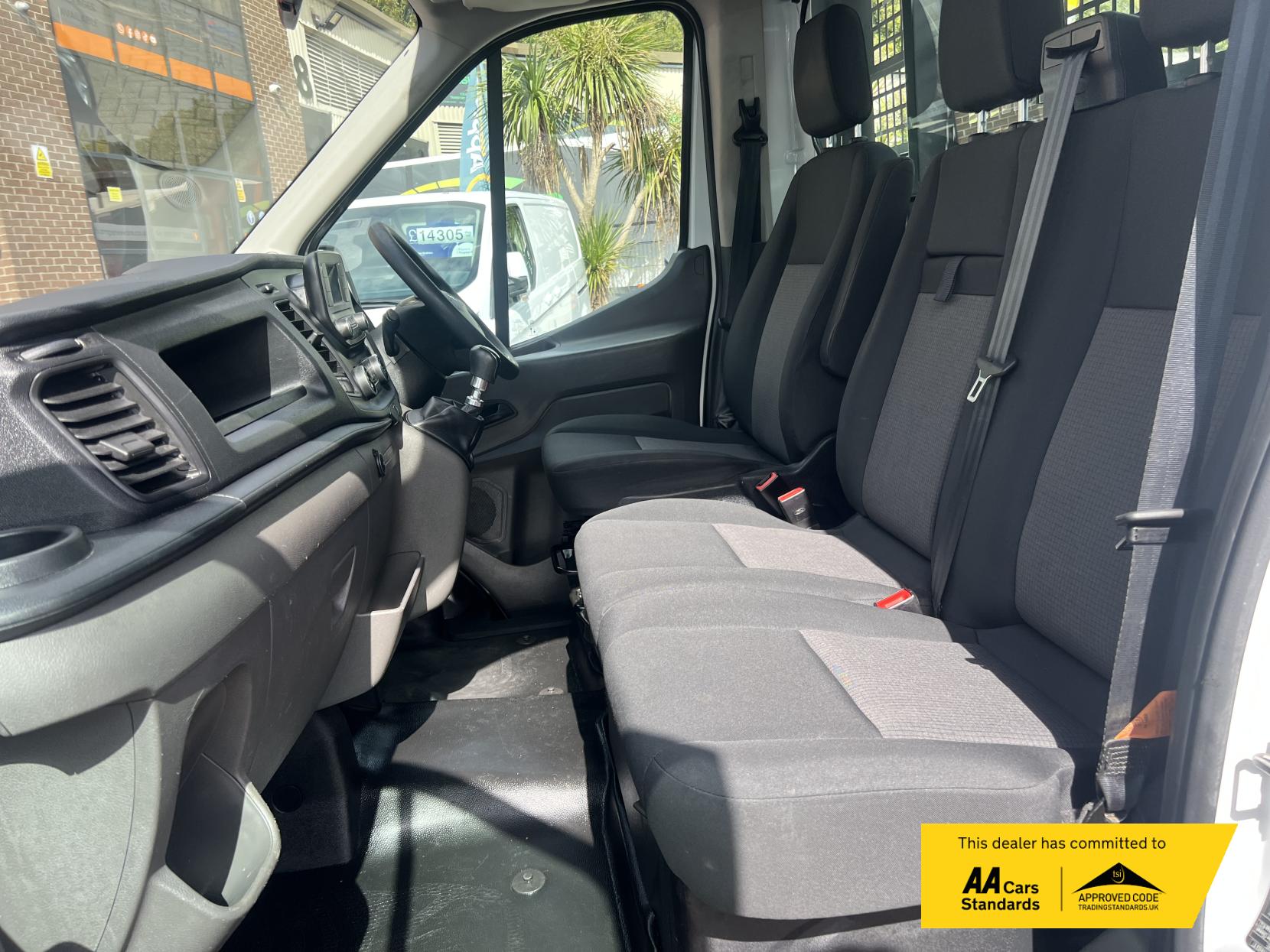 Ford Transit 2.0 350 EcoBlue HD Leader Chassis Cab 2dr Diesel Manual RWD L2 Euro 6 (s/s) (130 ps)