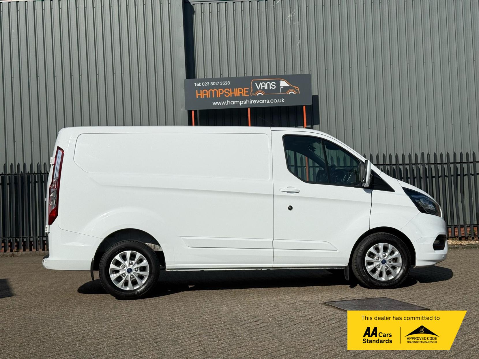 Ford Transit Custom 2.0 300 EcoBlue Limited Panel Van 5dr Diesel Auto L1 H1 Euro 6 (s/s) (130 ps)