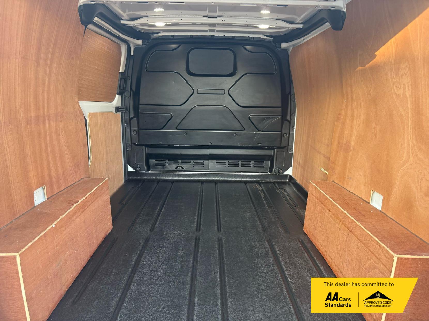 Ford Transit Custom 2.0 300 EcoBlue Limited Panel Van 5dr Diesel Auto L1 H1 Euro 6 (s/s) (130 ps)