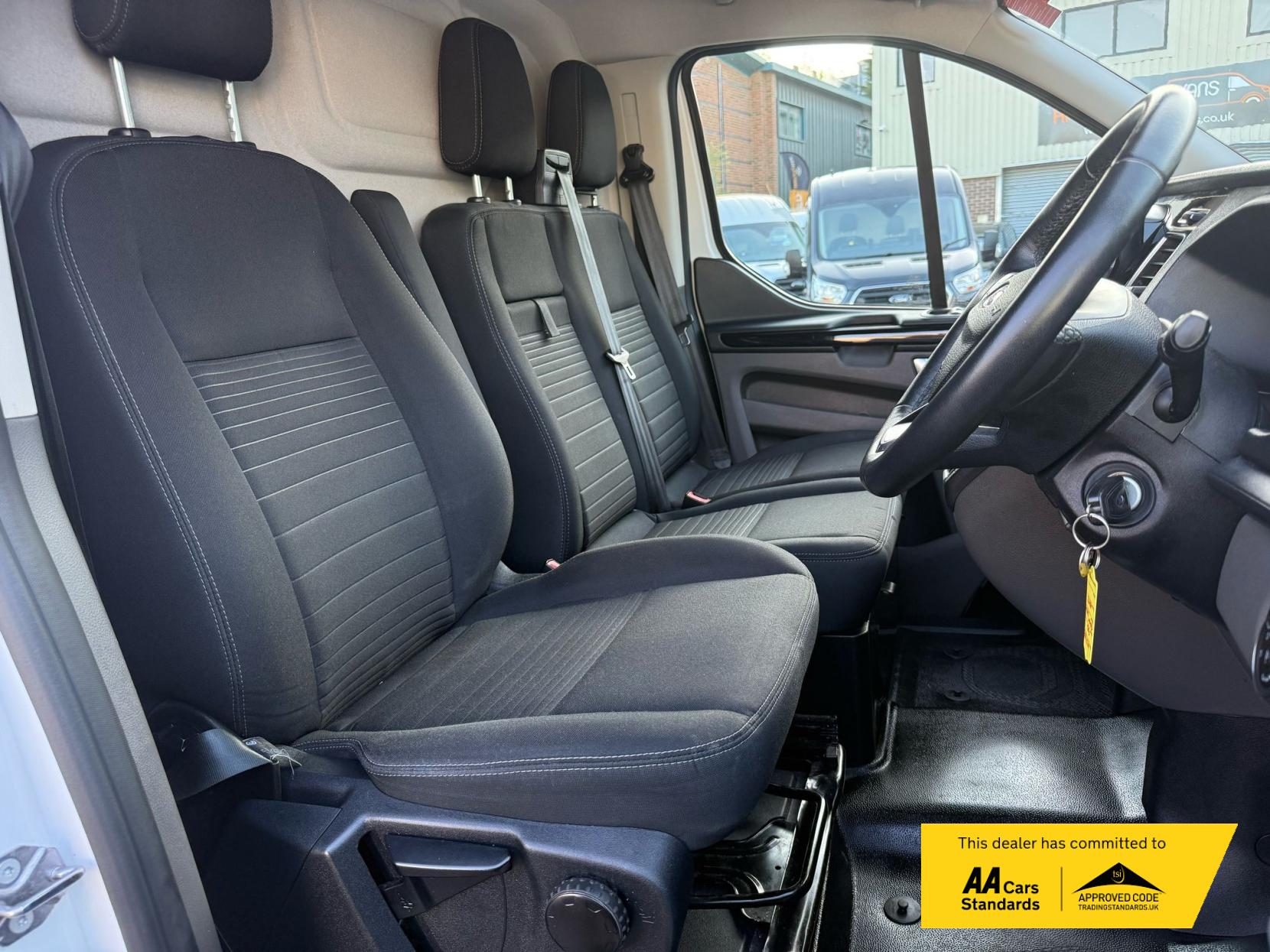 Ford Transit Custom 2.0 300 EcoBlue Limited Panel Van 5dr Diesel Auto L1 H1 Euro 6 (s/s) (130 ps)