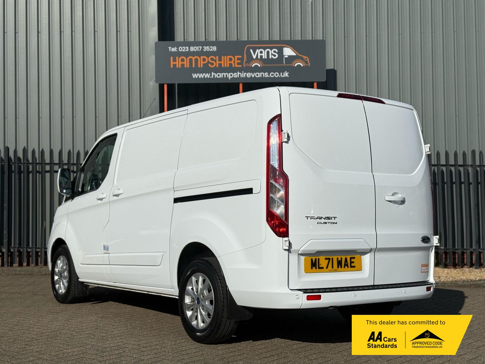 Ford Transit Custom 2.0 300 EcoBlue Limited Panel Van 5dr Diesel Auto L1 H1 Euro 6 (s/s) (130 ps)