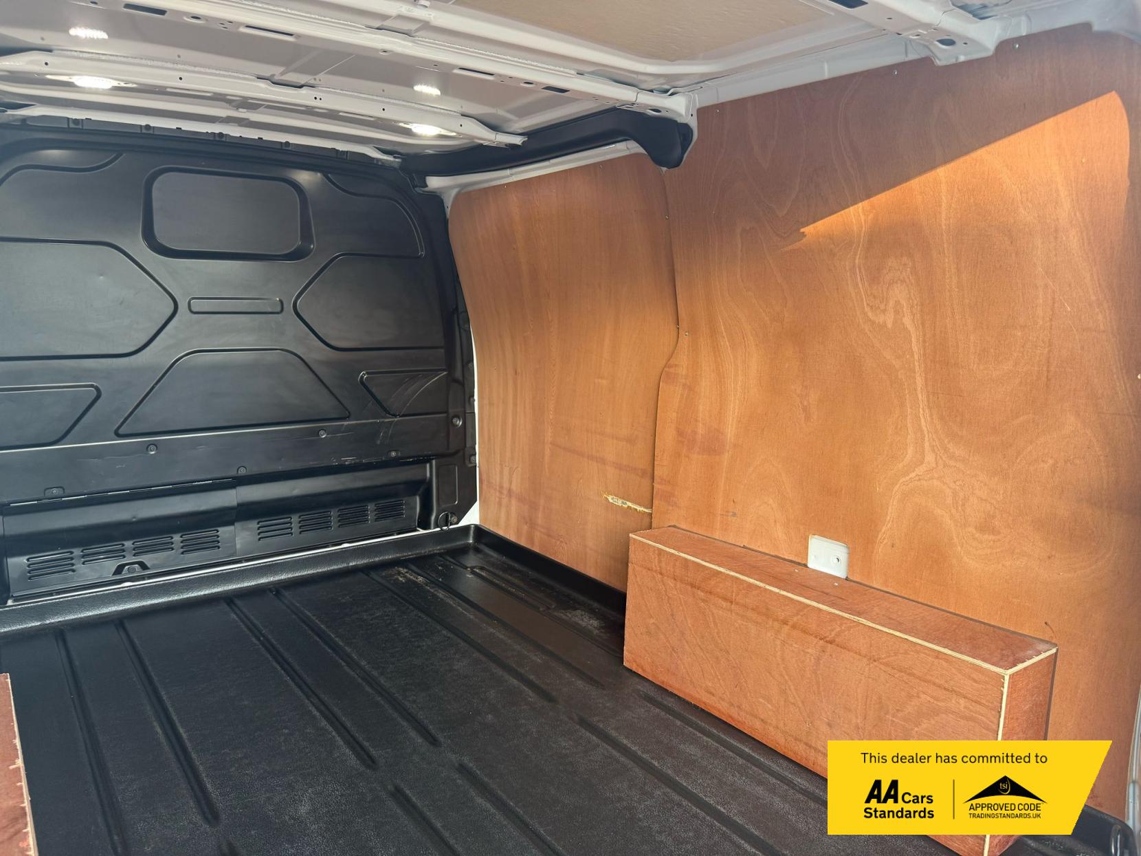 Ford Transit Custom 2.0 300 EcoBlue Limited Panel Van 5dr Diesel Auto L1 H1 Euro 6 (s/s) (130 ps)