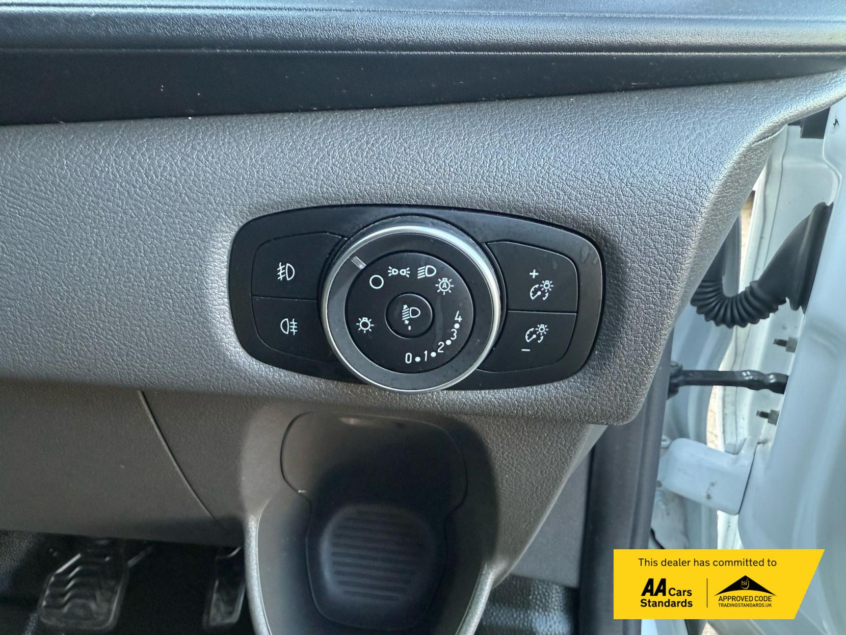 Ford Transit Custom 2.0 300 EcoBlue Limited Panel Van 5dr Diesel Auto L1 H1 Euro 6 (s/s) (130 ps)