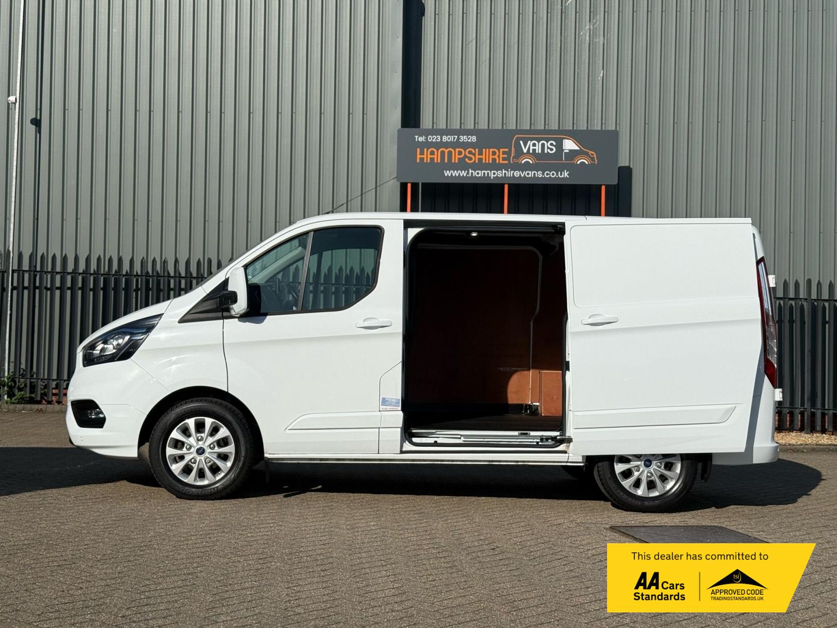 Ford Transit Custom 2.0 300 EcoBlue Limited Panel Van 5dr Diesel Auto L1 H1 Euro 6 (s/s) (130 ps)