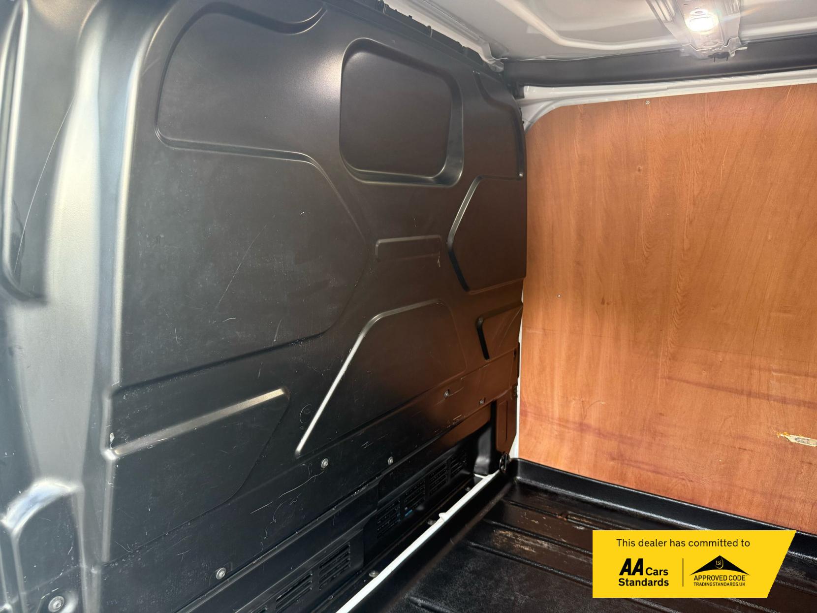 Ford Transit Custom 2.0 300 EcoBlue Limited Panel Van 5dr Diesel Auto L1 H1 Euro 6 (s/s) (130 ps)