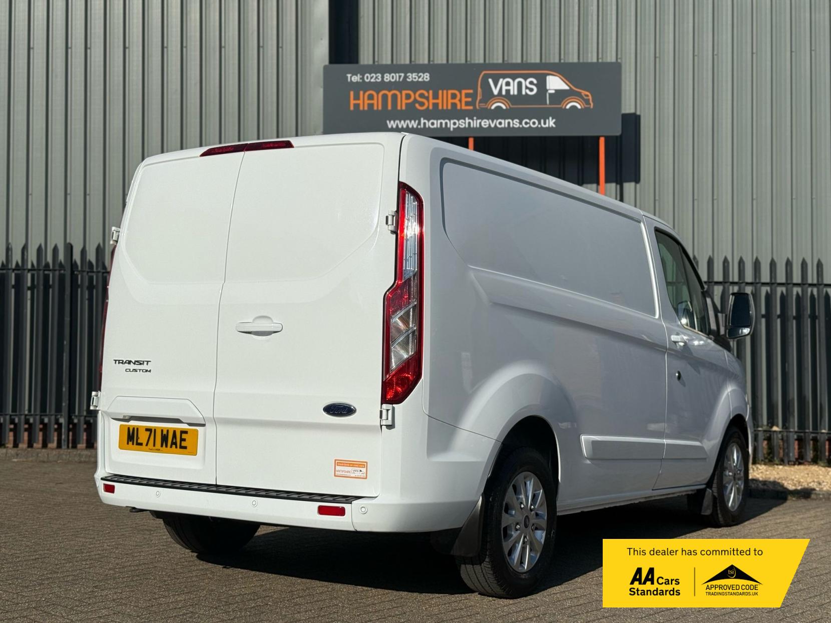 Ford Transit Custom 2.0 300 EcoBlue Limited Panel Van 5dr Diesel Auto L1 H1 Euro 6 (s/s) (130 ps)