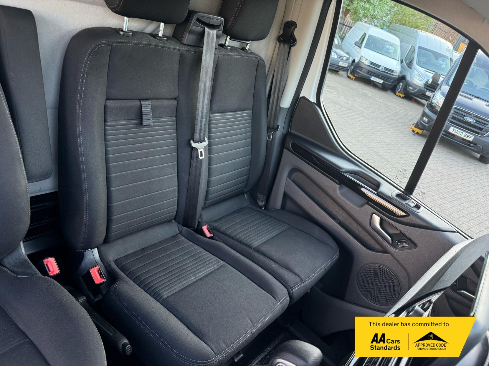 Ford Transit Custom 2.0 300 EcoBlue Limited Panel Van 5dr Diesel Auto L1 H1 Euro 6 (s/s) (130 ps)