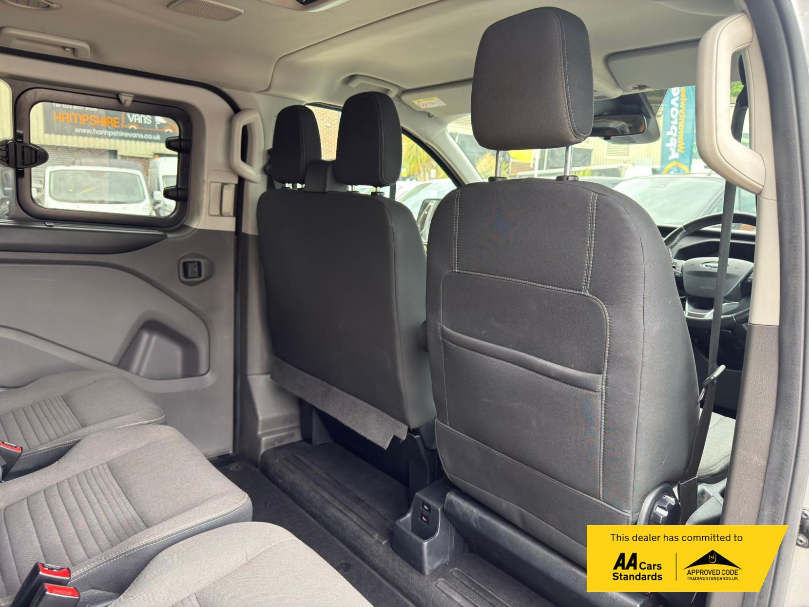 2020 Ford Tourneo Custom 2.0 320 EcoBlue Titanium Minibus Double Cab 5dr Diesel Auto L2 Euro 6 (s/s) (130 ps) - Thumbnail 34