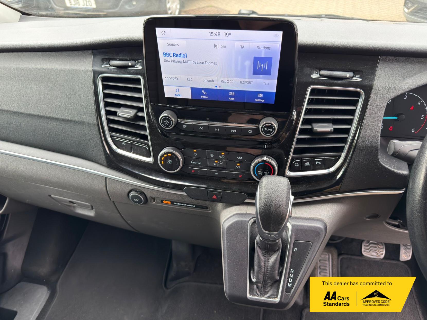 2020 Ford Tourneo Custom 2.0 320 EcoBlue Titanium Minibus Double Cab 5dr Diesel Auto L2 Euro 6 (s/s) (130 ps) - Thumbnail 35