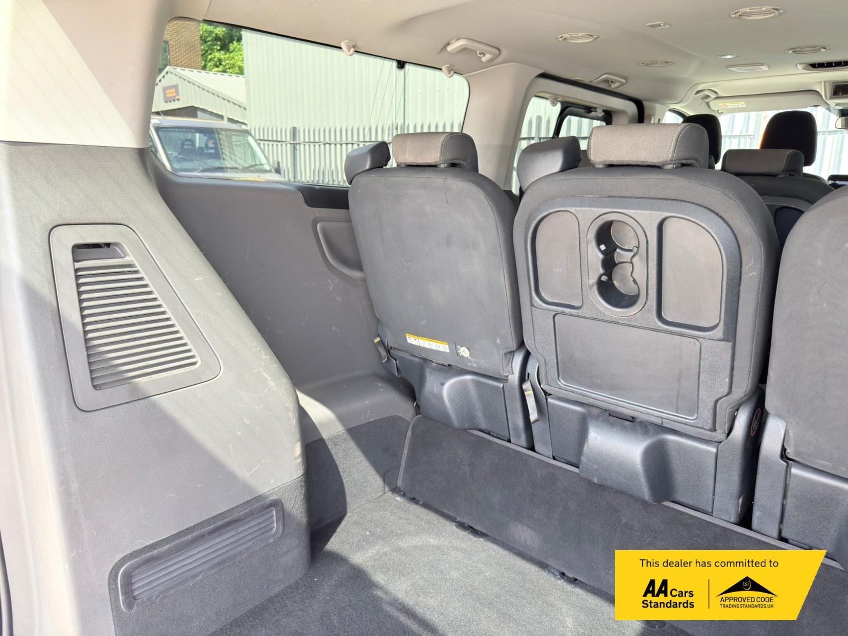 2020 Ford Tourneo Custom 2.0 320 EcoBlue Titanium Minibus Double Cab 5dr Diesel Auto L2 Euro 6 (s/s) (130 ps) - Thumbnail 21