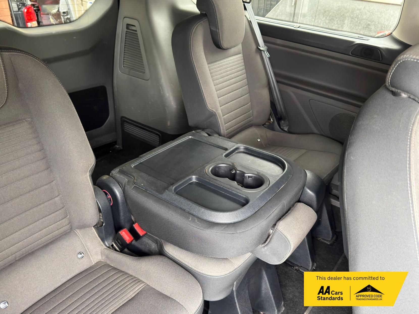 2020 Ford Tourneo Custom 2.0 320 EcoBlue Titanium Minibus Double Cab 5dr Diesel Auto L2 Euro 6 (s/s) (130 ps) - Thumbnail 18