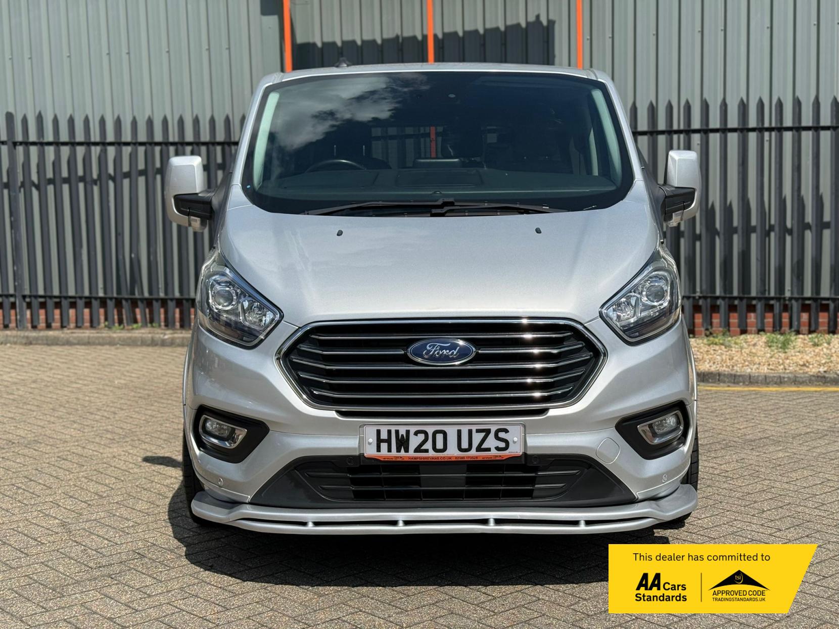 2020 Ford Tourneo Custom 2.0 320 EcoBlue Titanium Minibus Double Cab 5dr Diesel Auto L2 Euro 6 (s/s) (130 ps) - Thumbnail 13