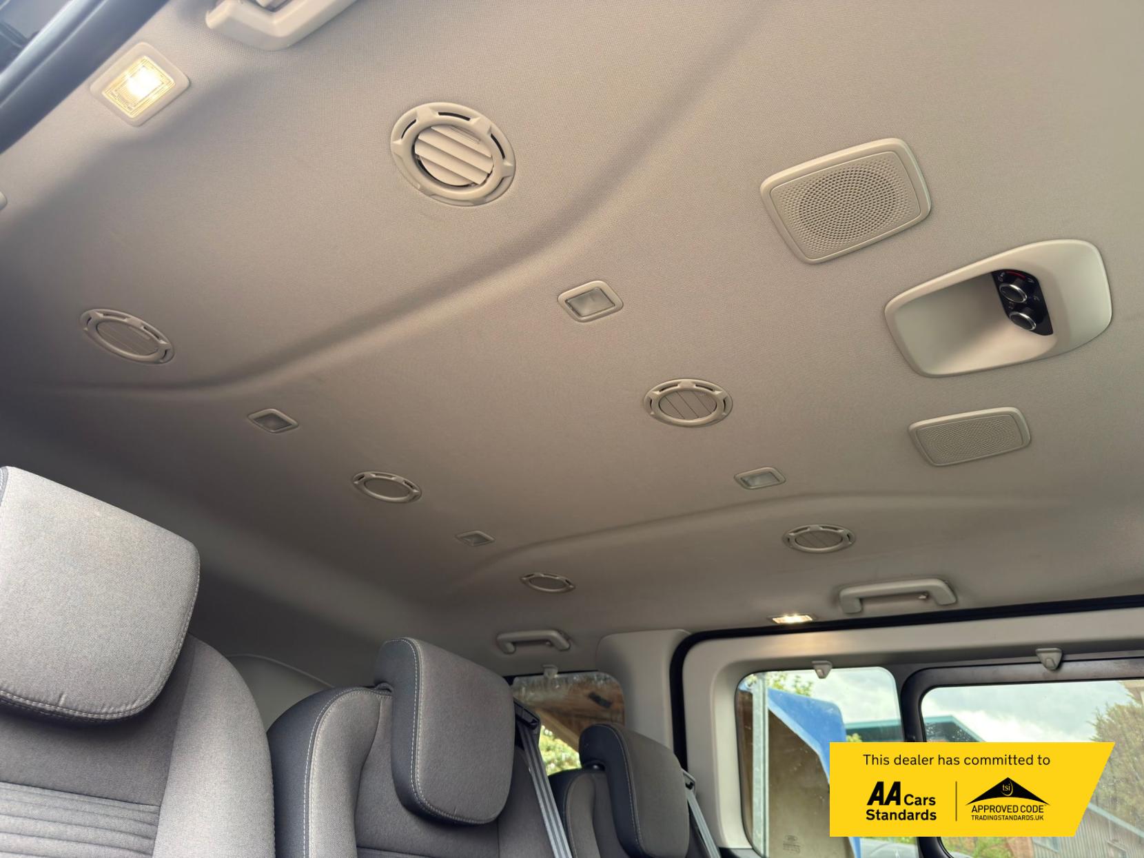 2020 Ford Tourneo Custom 2.0 320 EcoBlue Titanium Minibus Double Cab 5dr Diesel Auto L2 Euro 6 (s/s) (130 ps) - Thumbnail 29