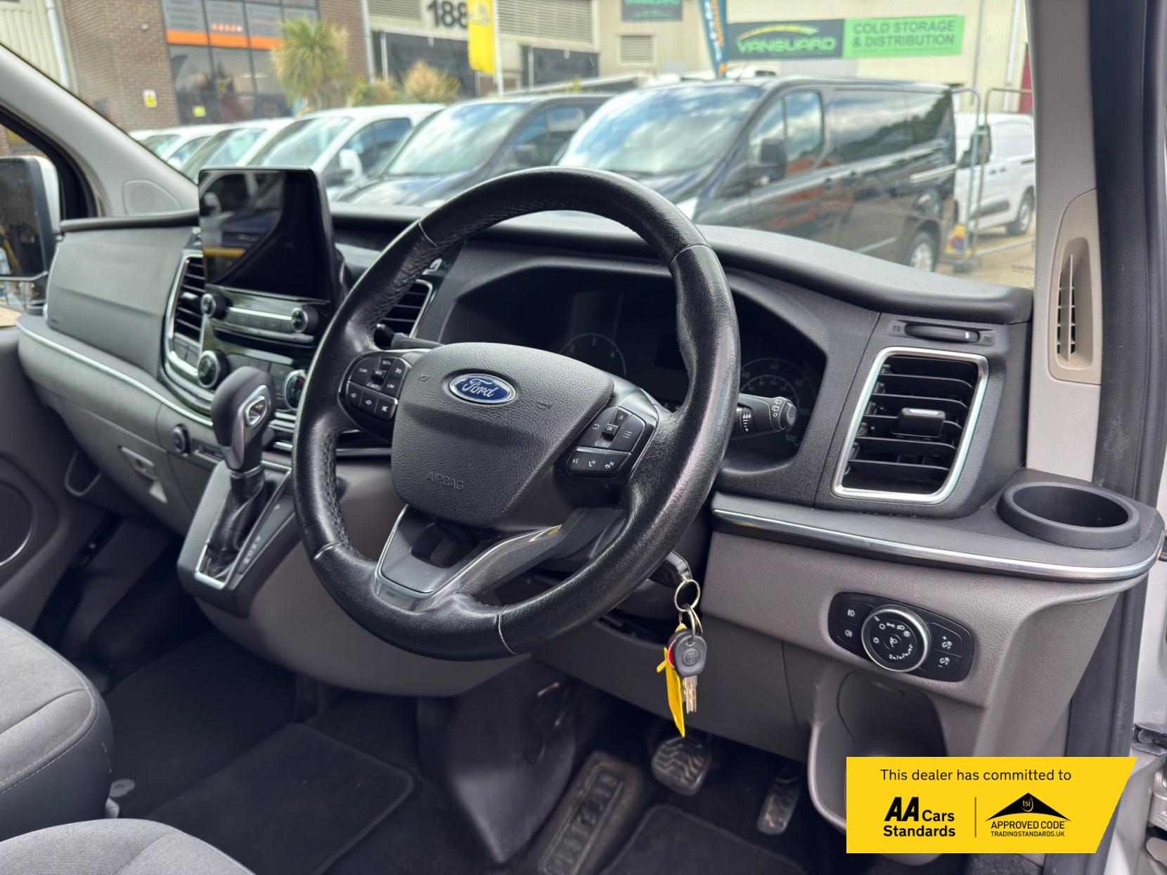 2020 Ford Tourneo Custom 2.0 320 EcoBlue Titanium Minibus Double Cab 5dr Diesel Auto L2 Euro 6 (s/s) (130 ps) - Thumbnail 61
