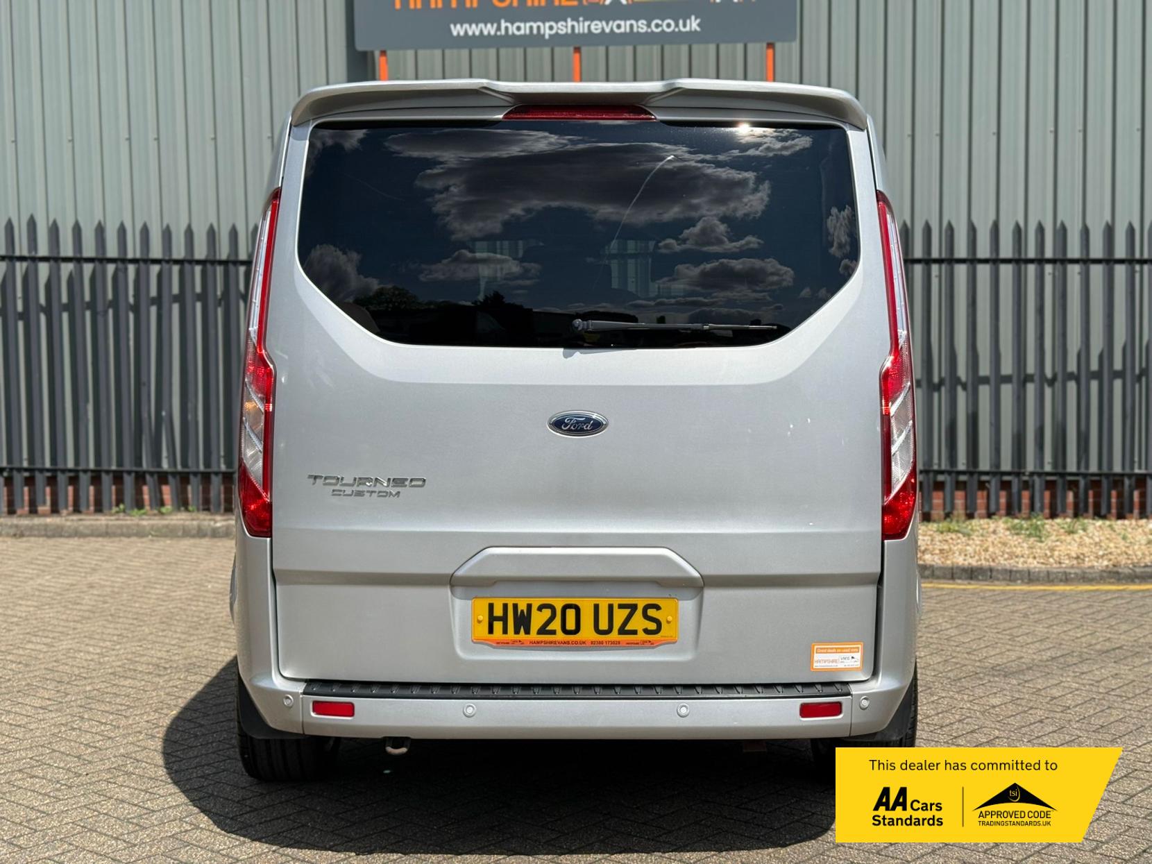 2020 Ford Tourneo Custom 2.0 320 EcoBlue Titanium Minibus Double Cab 5dr Diesel Auto L2 Euro 6 (s/s) (130 ps) - Thumbnail 14