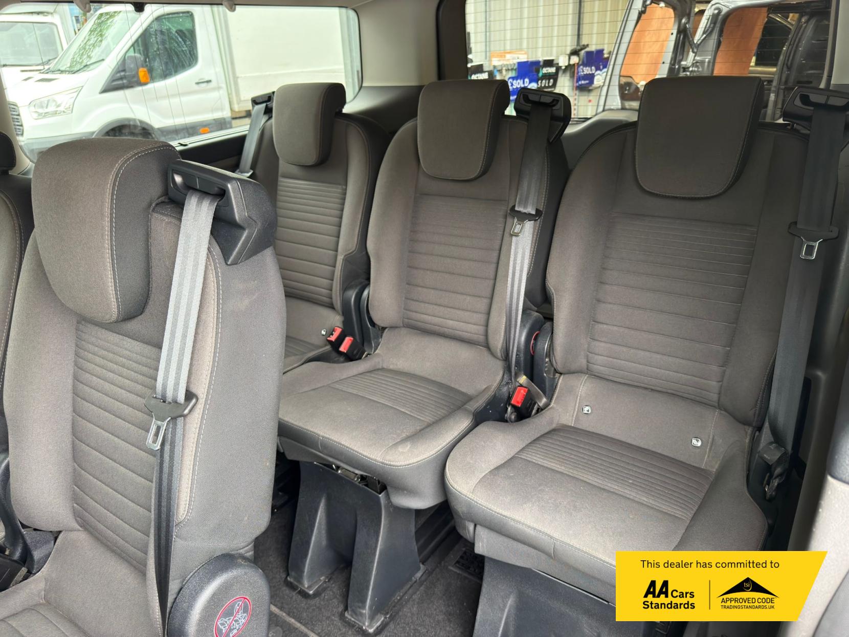 2020 Ford Tourneo Custom 2.0 320 EcoBlue Titanium Minibus Double Cab 5dr Diesel Auto L2 Euro 6 (s/s) (130 ps) - Thumbnail 23