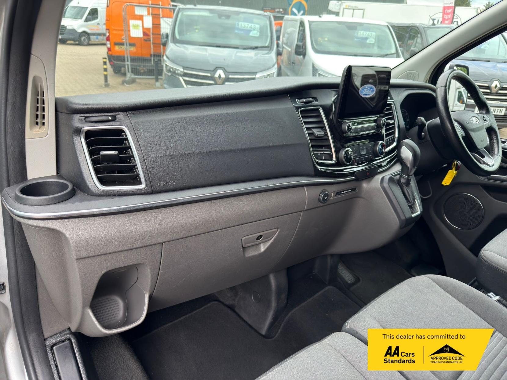 2020 Ford Tourneo Custom 2.0 320 EcoBlue Titanium Minibus Double Cab 5dr Diesel Auto L2 Euro 6 (s/s) (130 ps) - Thumbnail 48