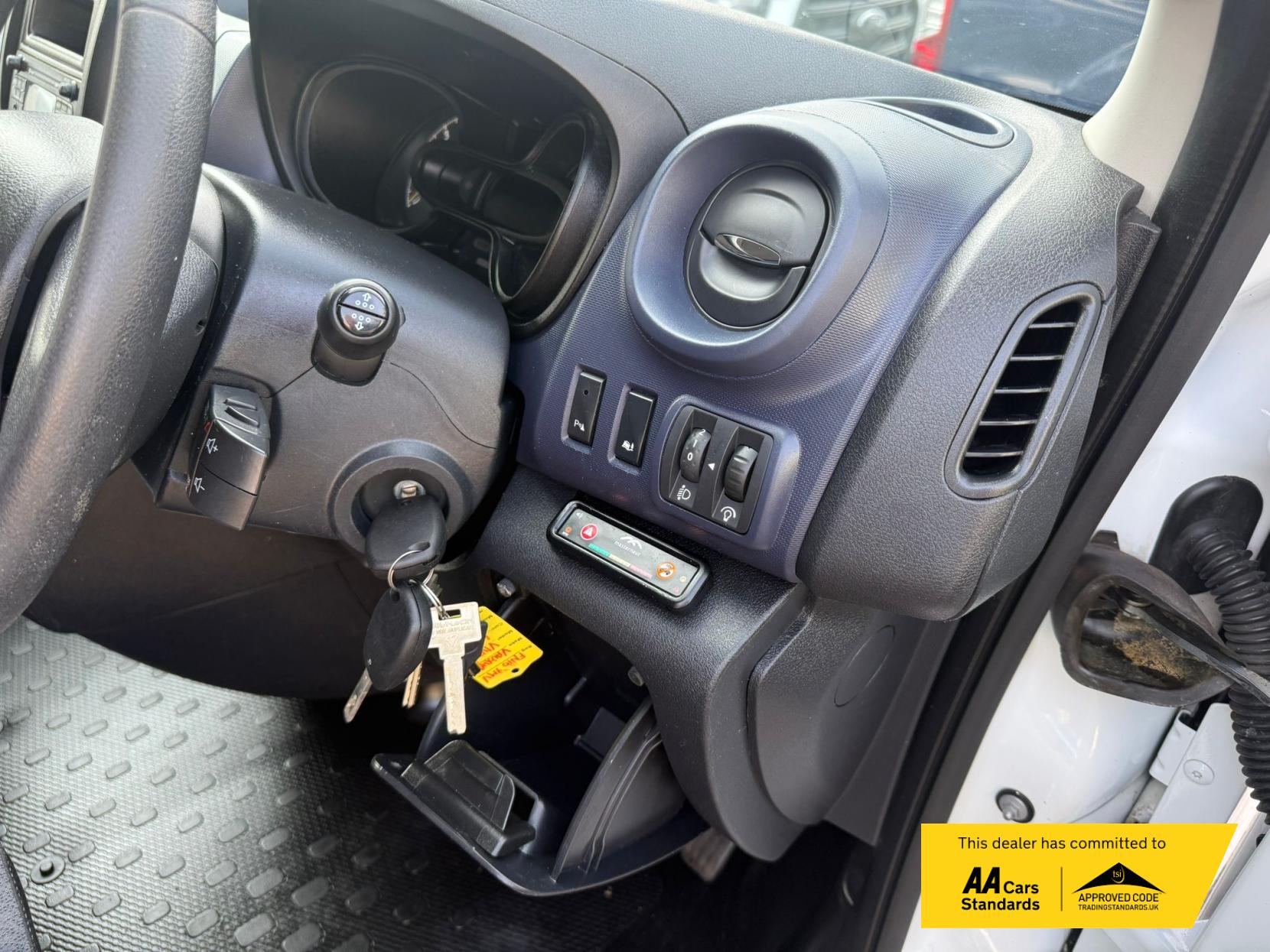 Vauxhall Vivaro 1.6 CDTi 2900 BiTurbo ecoFLEX Panel Van 5dr Diesel Manual L1 H1 Euro 5 (s/s) (120 ps)