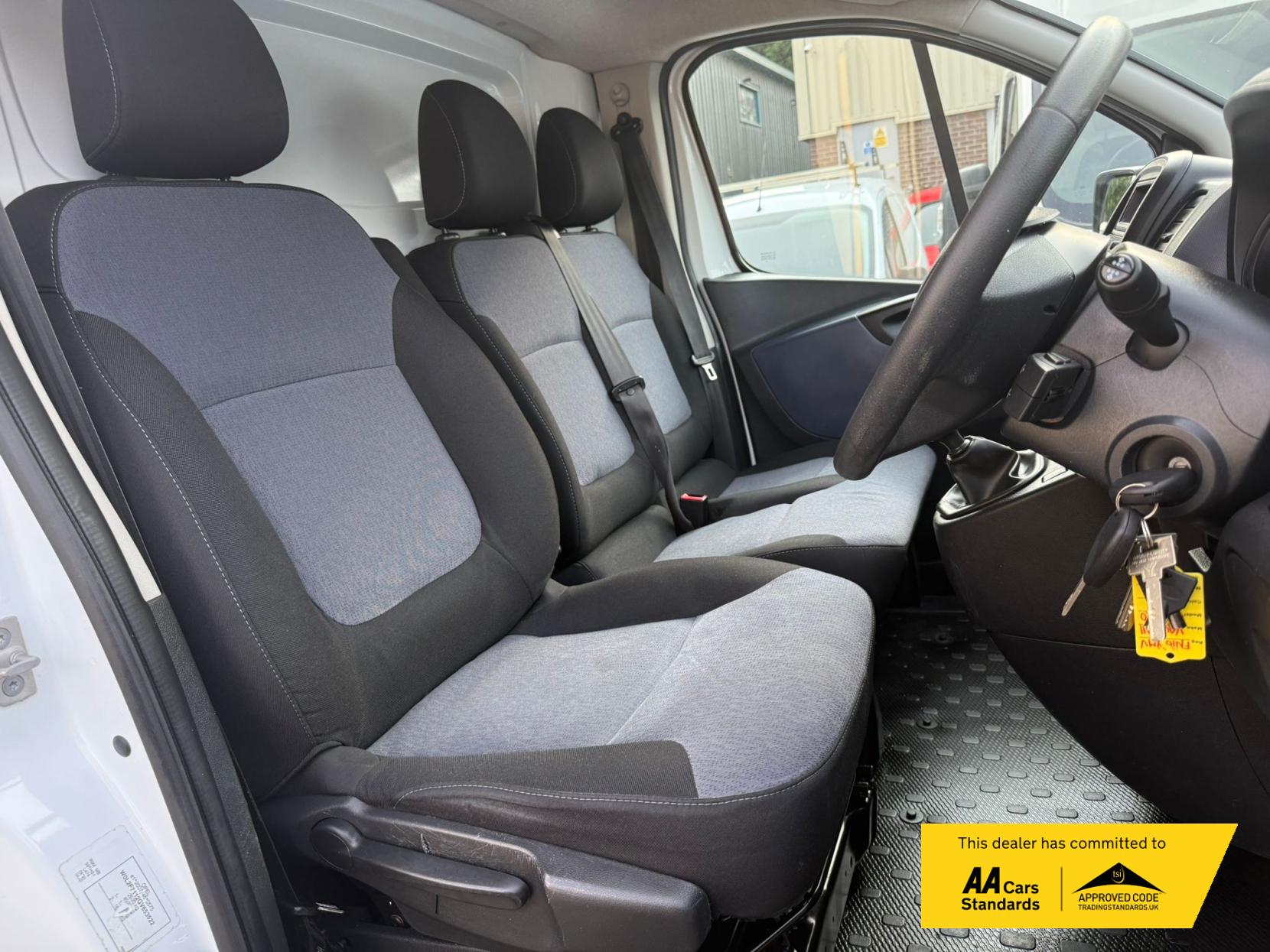 Vauxhall Vivaro 1.6 CDTi 2900 BiTurbo ecoFLEX Panel Van 5dr Diesel Manual L1 H1 Euro 5 (s/s) (120 ps)
