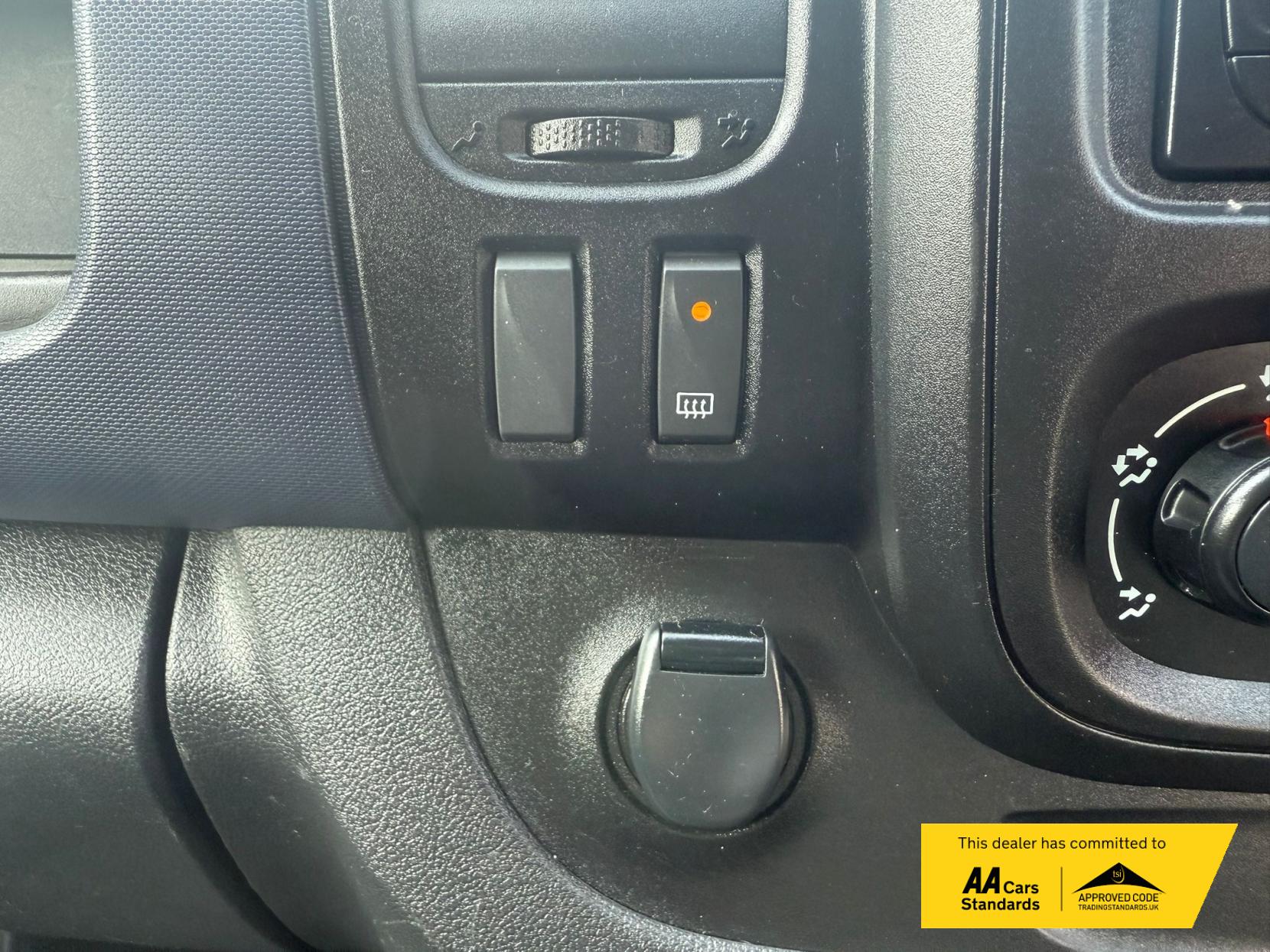 Vauxhall Vivaro 1.6 CDTi 2900 BiTurbo ecoFLEX Panel Van 5dr Diesel Manual L1 H1 Euro 5 (s/s) (120 ps)
