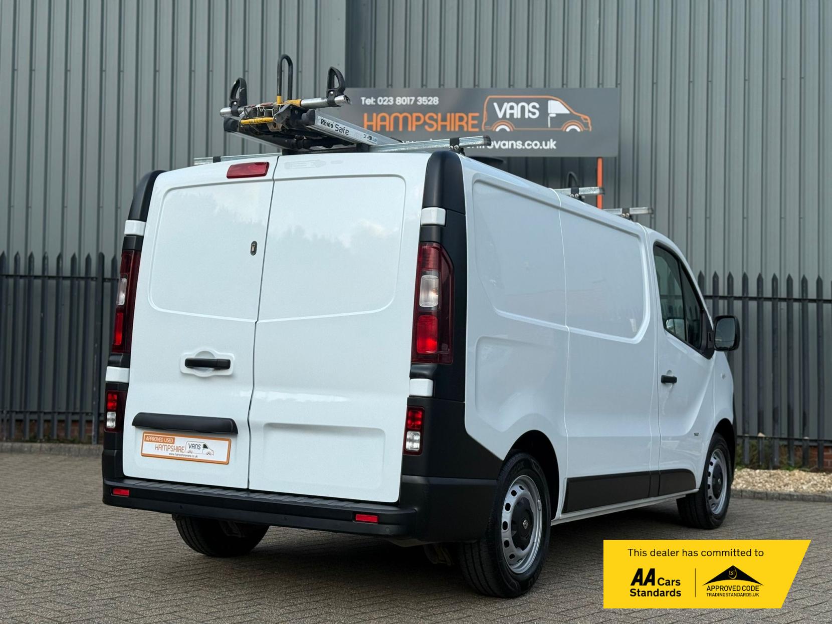 Vauxhall Vivaro 1.6 CDTi 2900 BiTurbo ecoFLEX Panel Van 5dr Diesel Manual L1 H1 Euro 5 (s/s) (120 ps)