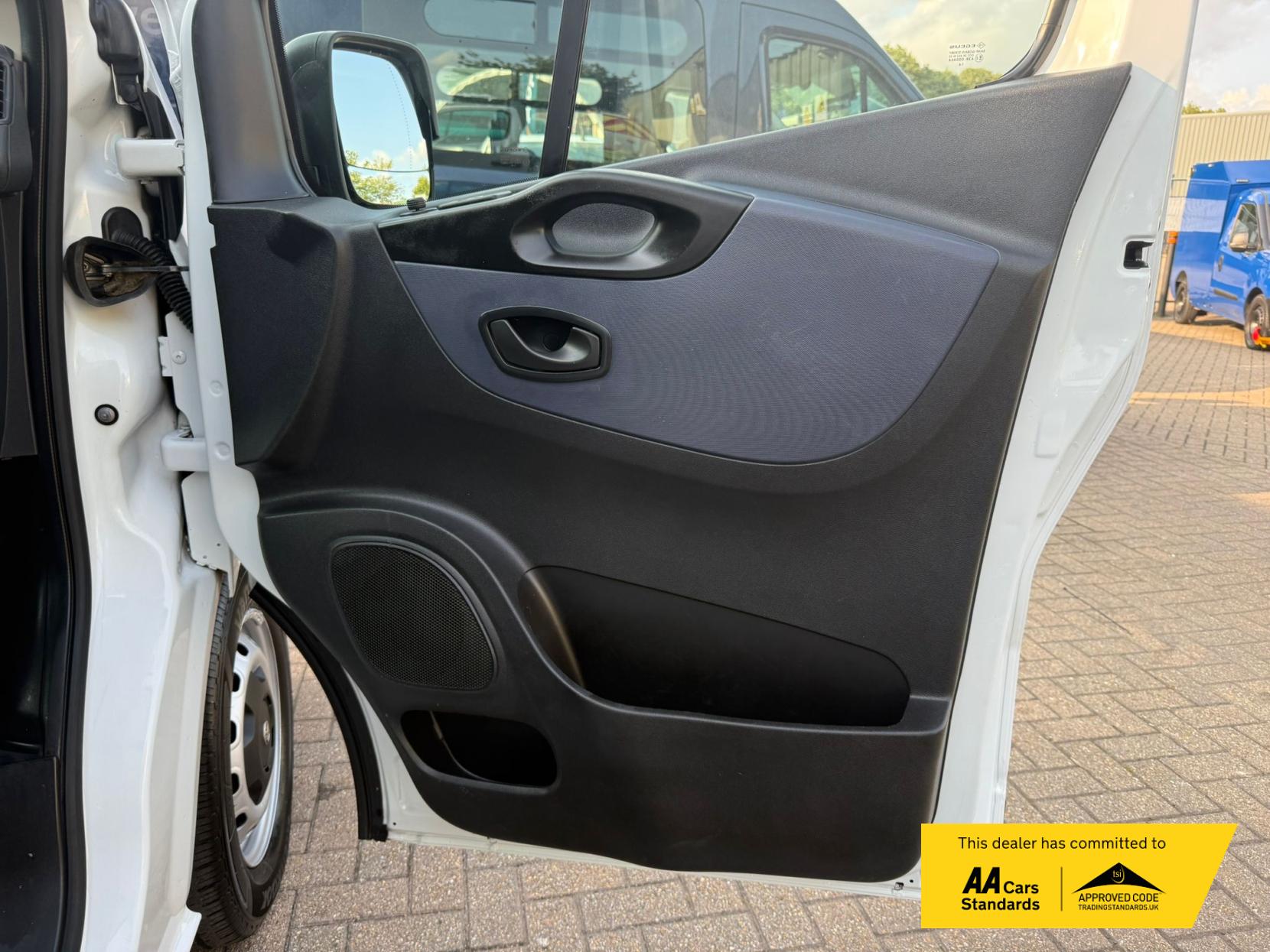 Vauxhall Vivaro 1.6 CDTi 2900 BiTurbo ecoFLEX Panel Van 5dr Diesel Manual L1 H1 Euro 5 (s/s) (120 ps)