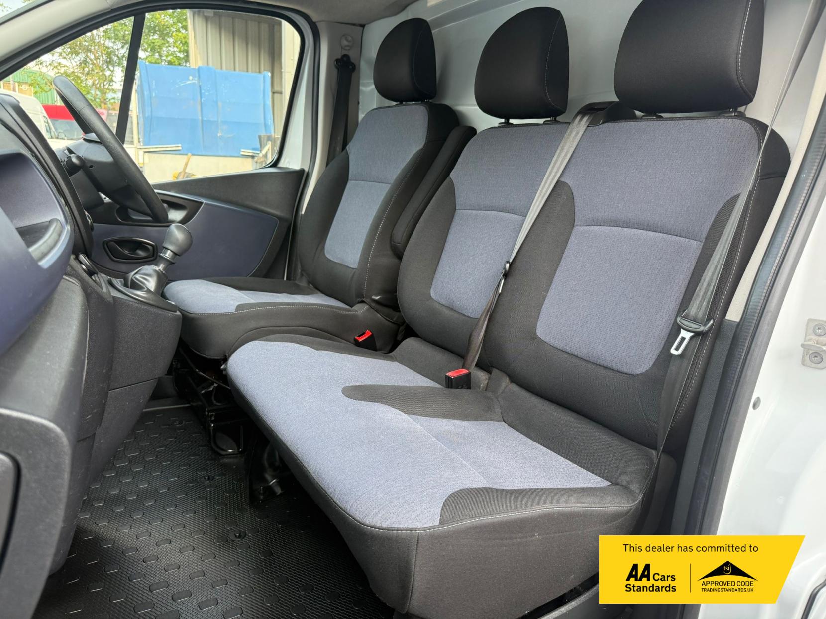 Vauxhall Vivaro 1.6 CDTi 2900 BiTurbo ecoFLEX Panel Van 5dr Diesel Manual L1 H1 Euro 5 (s/s) (120 ps)