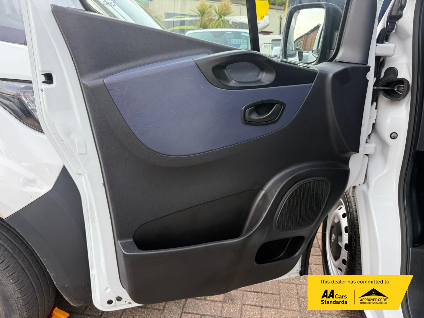 Vauxhall Vivaro 1.6 CDTi 2900 BiTurbo ecoFLEX Panel Van 5dr Diesel Manual L1 H1 Euro 5 (s/s) (120 ps)