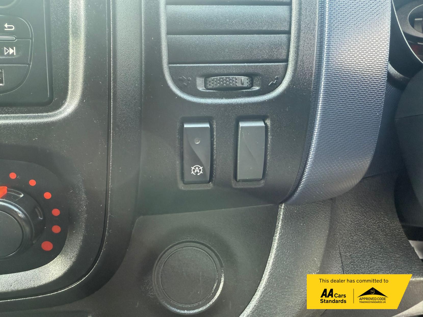 Vauxhall Vivaro 1.6 CDTi 2900 BiTurbo ecoFLEX Panel Van 5dr Diesel Manual L1 H1 Euro 5 (s/s) (120 ps)